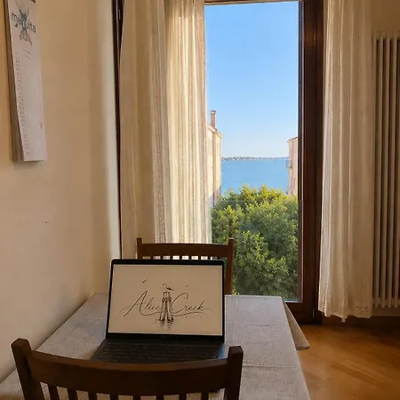 Alice Creek Apartment Venice
